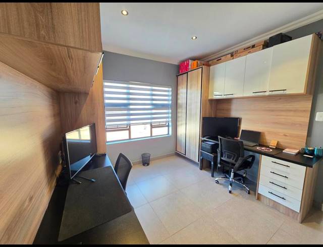 4 BEDROOM HOUSE FOR SALE IN MEYERTON CENTRAL